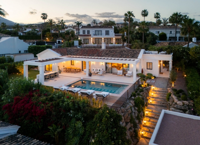 Villa Independiente en Nueva Andalucía - 1