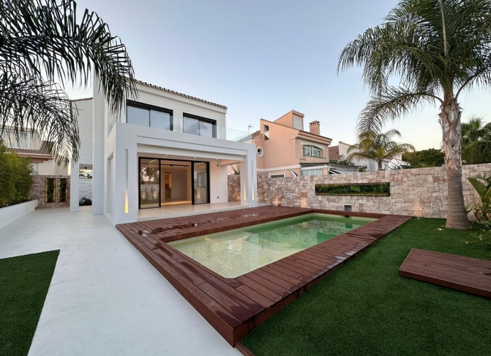 Villa Independiente en Costalita - 1