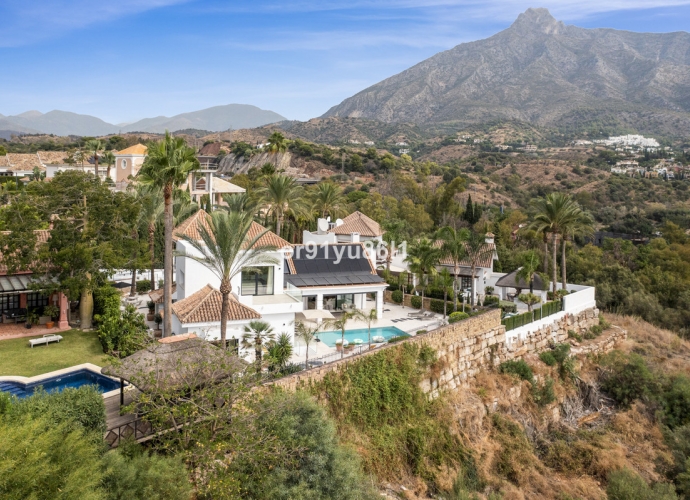 Villa Detached in The Golden Mile - 2