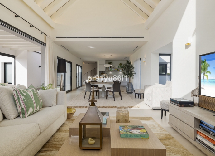 Villa Detached in The Golden Mile - 4