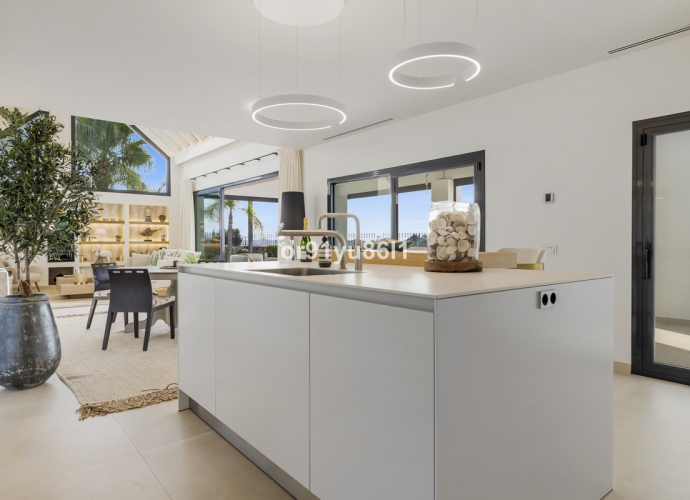 Villa Detached in The Golden Mile - 7