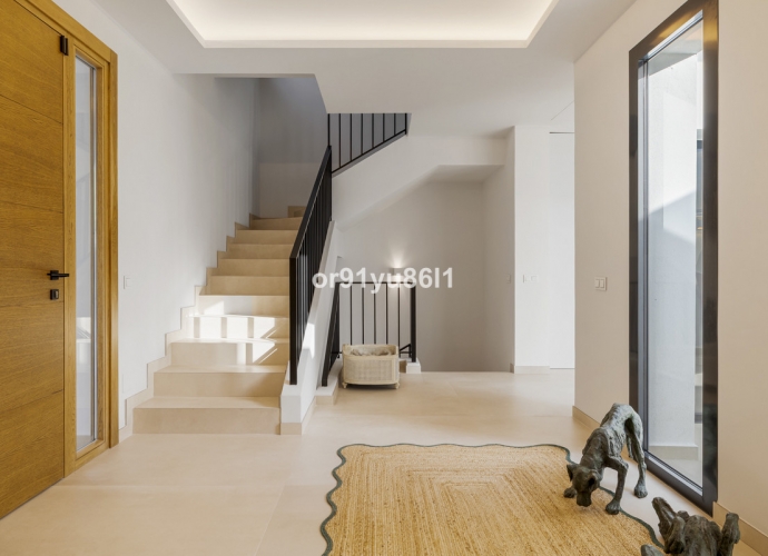 Villa Detached in The Golden Mile - 9