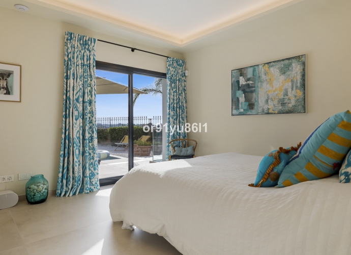 Villa Detached in The Golden Mile - 10