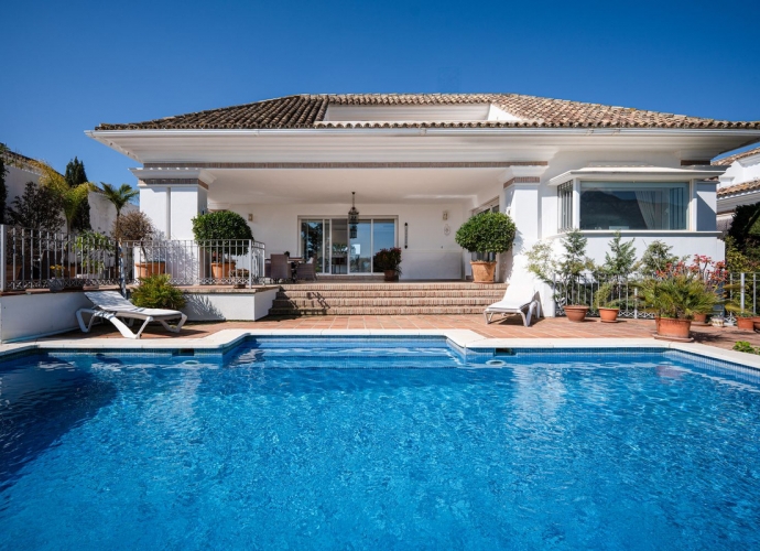 Villa Independiente en Aloha - 7