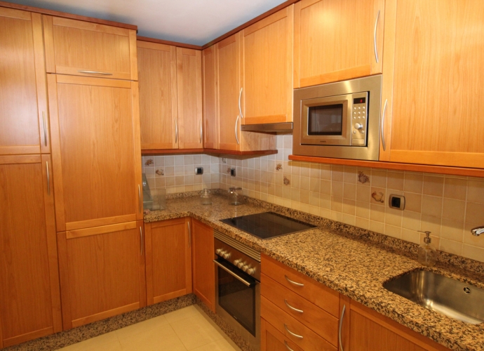 Townhouse Semi Detached in The Golden Mile - 3