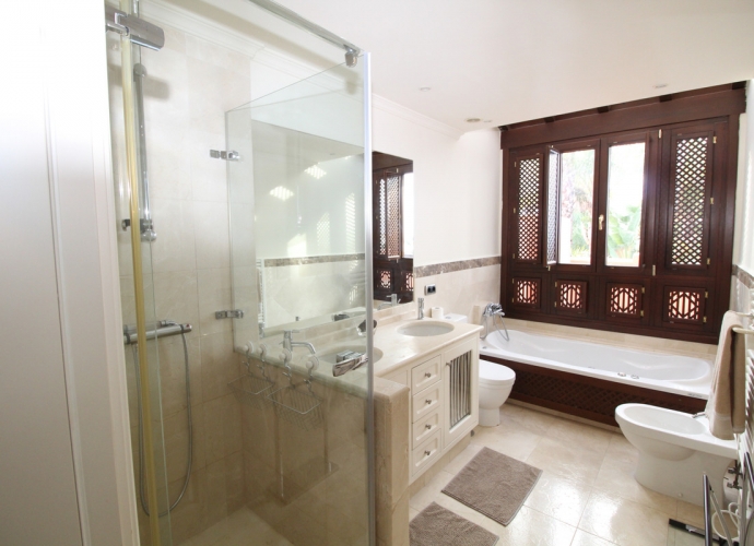 Townhouse Semi Detached in The Golden Mile - 8