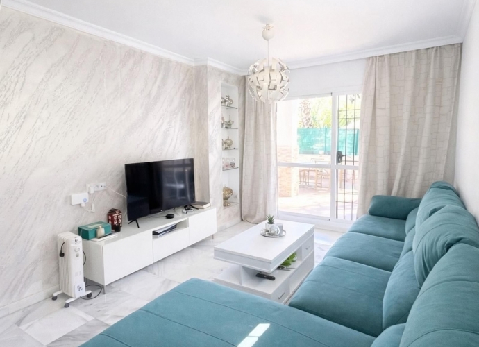Apartamento Planta Baja en Aloha - 1