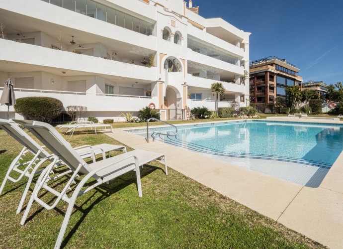 Apartamento Planta Baja en Puerto Banús - 1