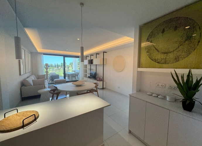 Appartement milieu d’Etage situé à Benahavís - 3