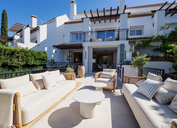 Townhouse Terraced in The Golden Mile - 1