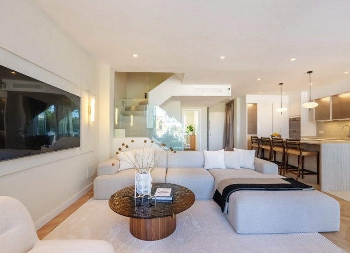 Townhouse Terraced in The Golden Mile - 2