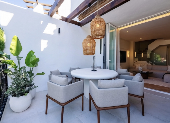 Townhouse Terraced in The Golden Mile - 10