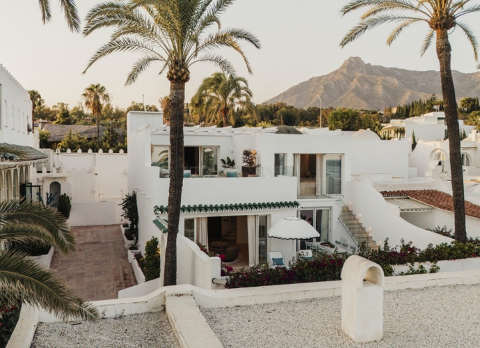 Villa Semi Detached in The Golden Mile - 1