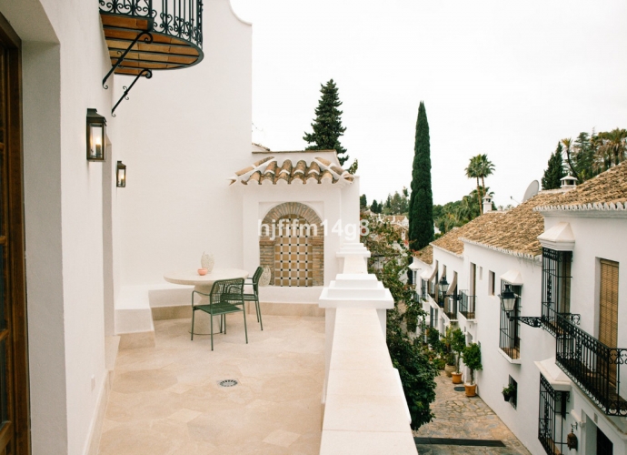 Townhouse Terraced in The Golden Mile - 3