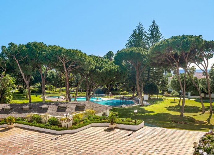 Appartement milieu d’Etage situé à Puerto Banús - 2
