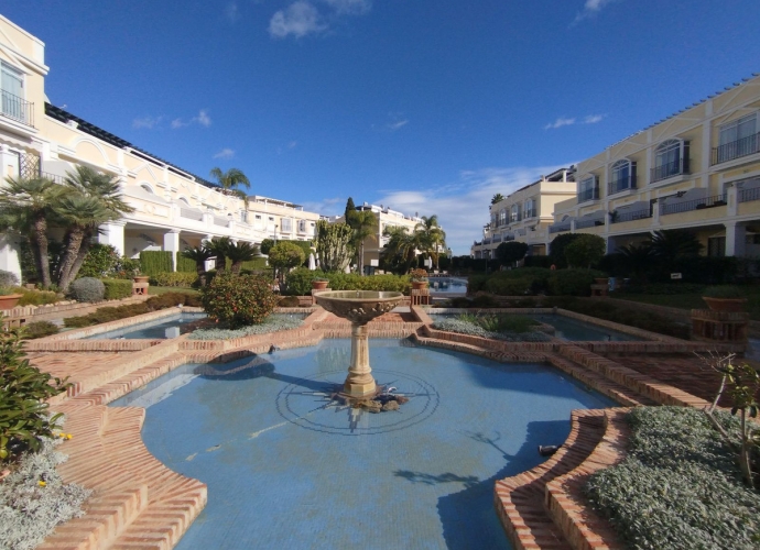 Apartamento Planta Baja en Aloha - 4