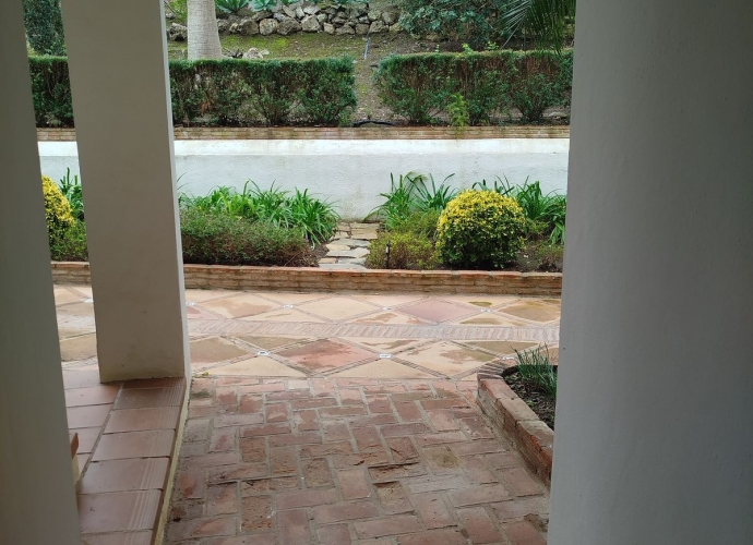 Apartamento Planta Baja en Aloha - 9