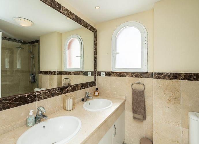 Apartamento Planta Media en Marbella - 9