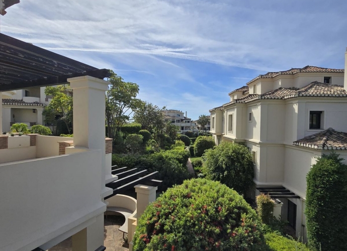 Appartement milieu d’Etage situé à Benahavís - 3