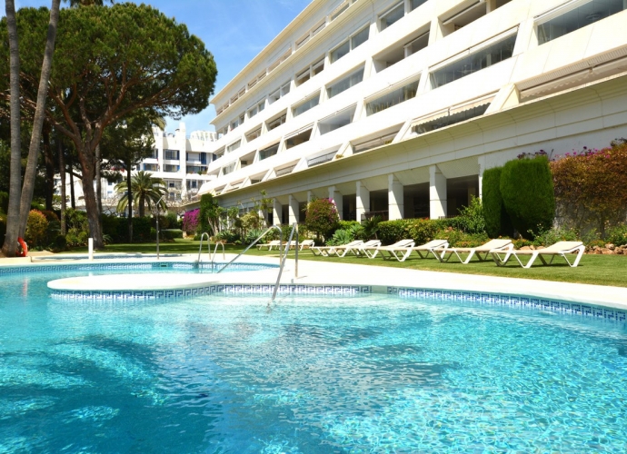 Apartamento Planta Media en Marbella - 1