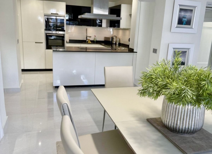 Appartement milieu d’Etage situé à Elviria - 4