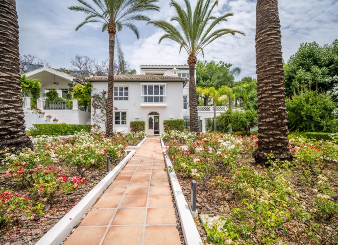 Villa Independiente en Sierra Blanca - 2