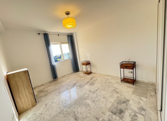 Apartamento Planta Media en Las Chapas - 3
