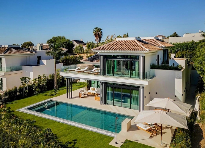 Villa Detached in The Golden Mile - 1