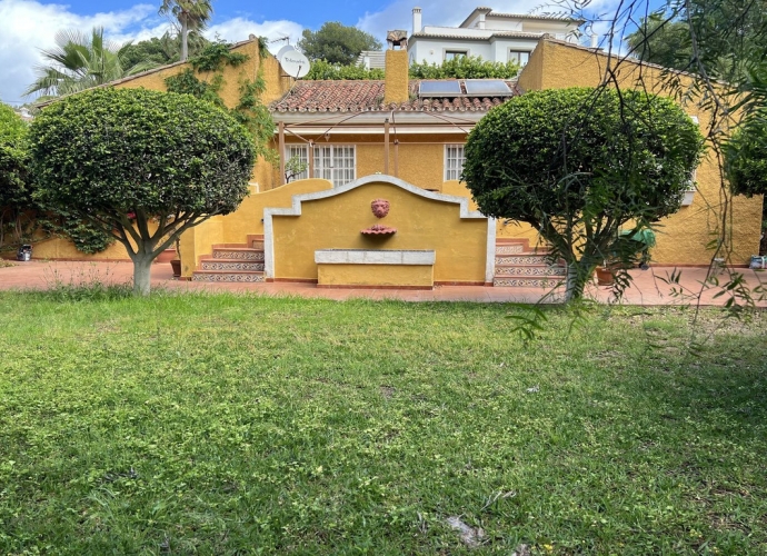 Villa Detached in El Rosario - 8