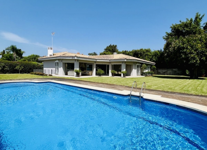 Villa Independiente en Guadalmina Baja - 1