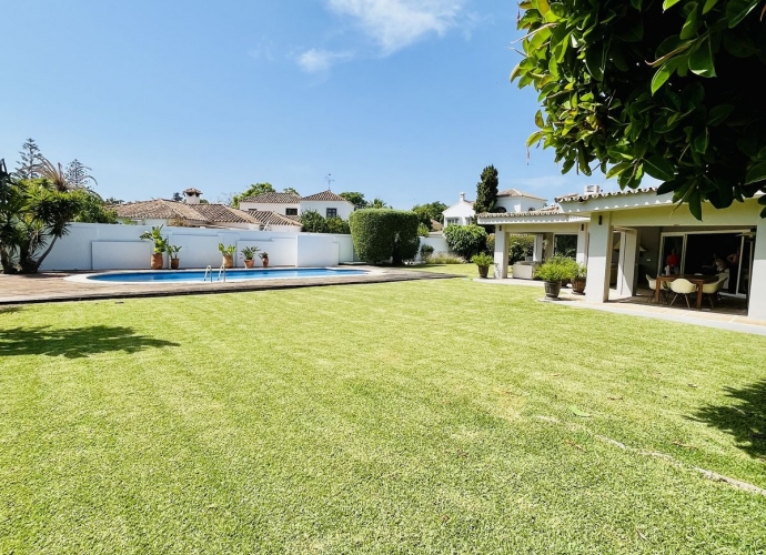 Villa Independiente en Guadalmina Baja - 2