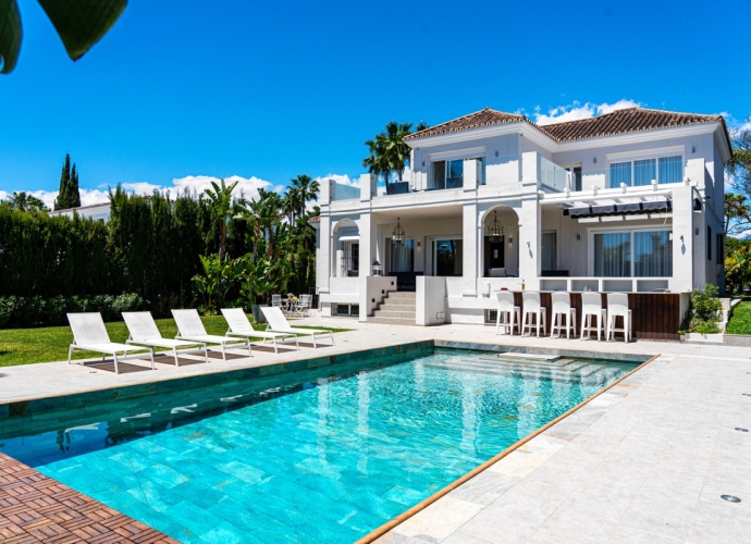 Villa Independiente en Nueva Andalucía - 1