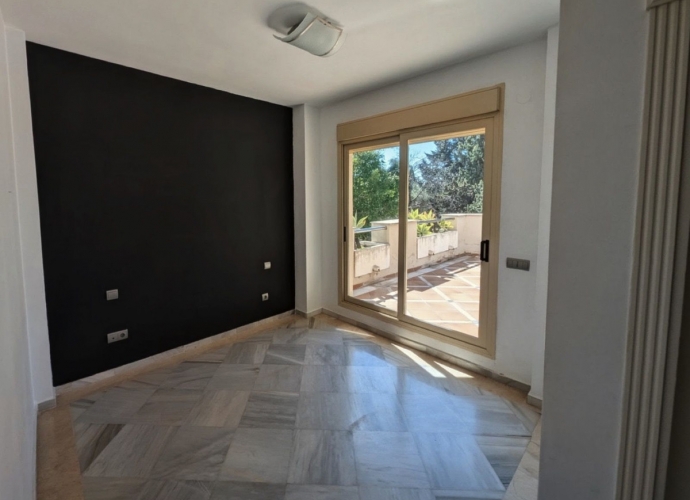 Apartamento Planta Media en Aloha - 4