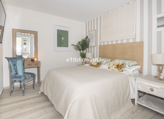 Apartamento Planta Media en The Golden Mile - 9