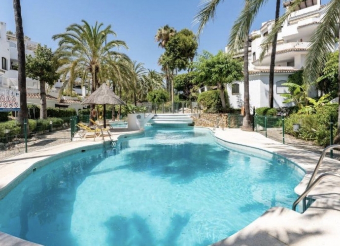Appartement rez de chaussée situé à Elviria - 1