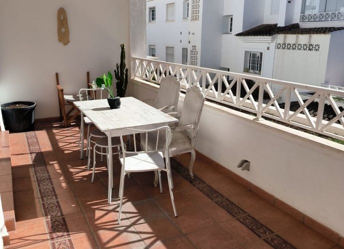 Apartamento Planta Media en Río Real - 3