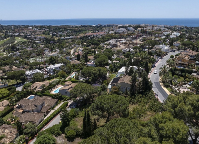 Parcela Residencial en Nueva Andalucía - 2