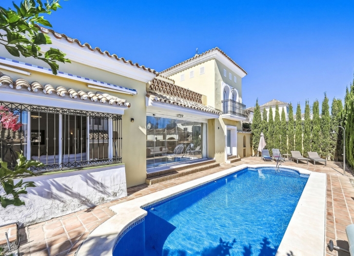 Villa Detached in Bahía de Marbella - 4