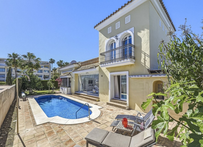 Villa Detached in Bahía de Marbella - 5