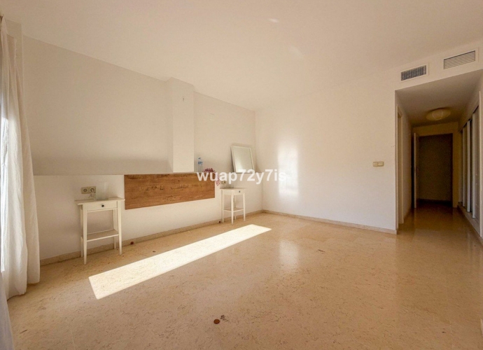 Apartment Middle Floor in Elviria - 10