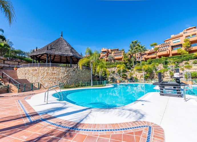Apartamento Planta Media en Nueva Andalucía - 1