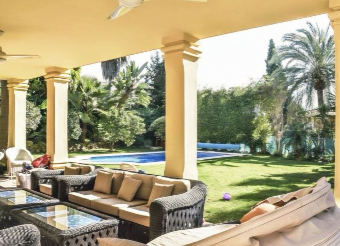 Villa Independiente en Nueva Andalucía - 2