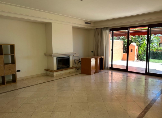 Townhouse Semi Detached in The Golden Mile - 3