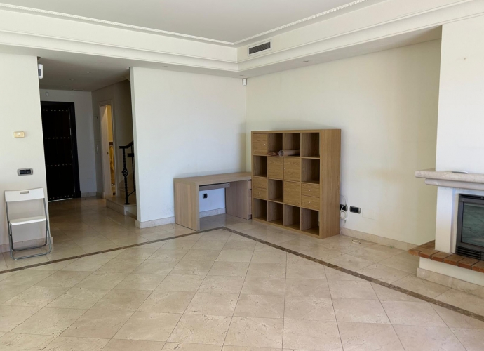 Townhouse Semi Detached in The Golden Mile - 6