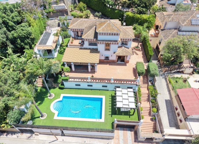 Villa Detached in Elviria - 1