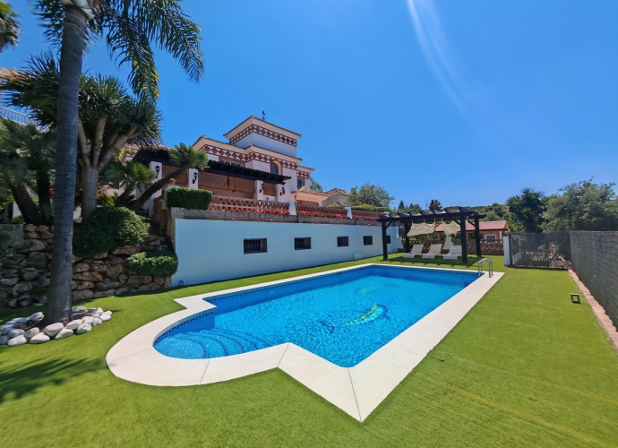 Villa Detached in Elviria - 2