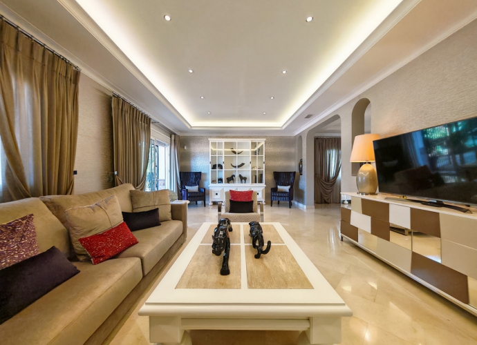 Villa Detached in Elviria - 3