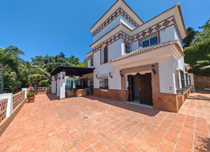 Villa Detached in Elviria - 10