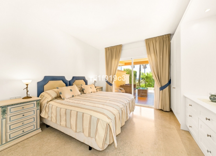 Appartement rez de chaussée situé à Elviria - 4