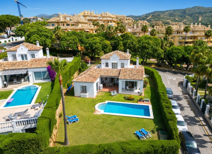 Villa indépendante situé à Elviria - 4